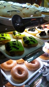 halloween-themed-donuts-krispy-kreme-payrollhero