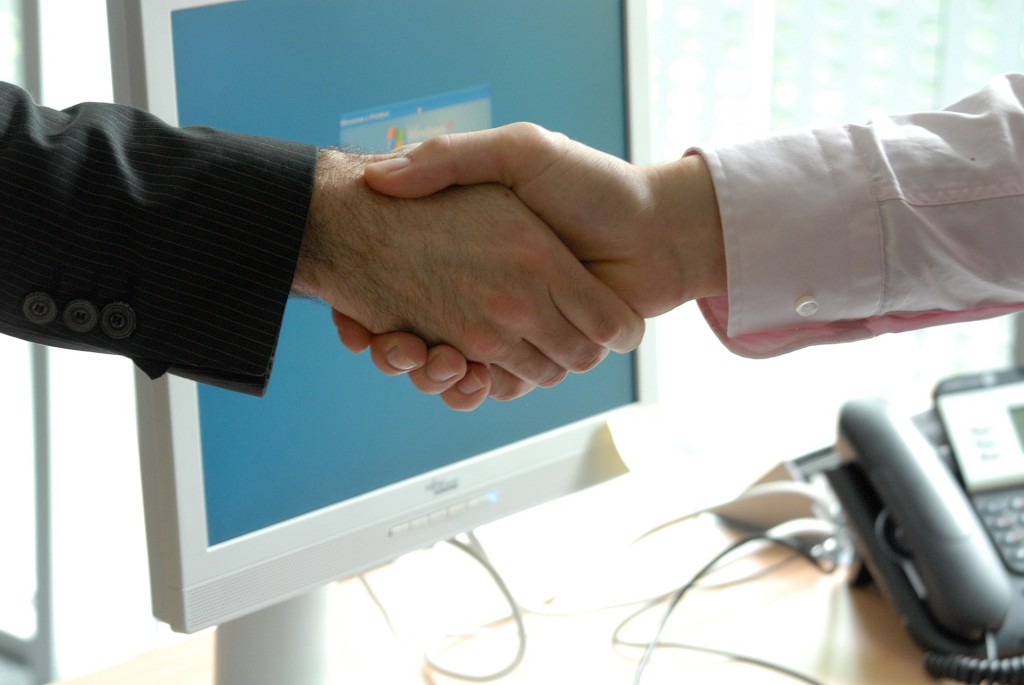 handshake-payrollhero-hiring